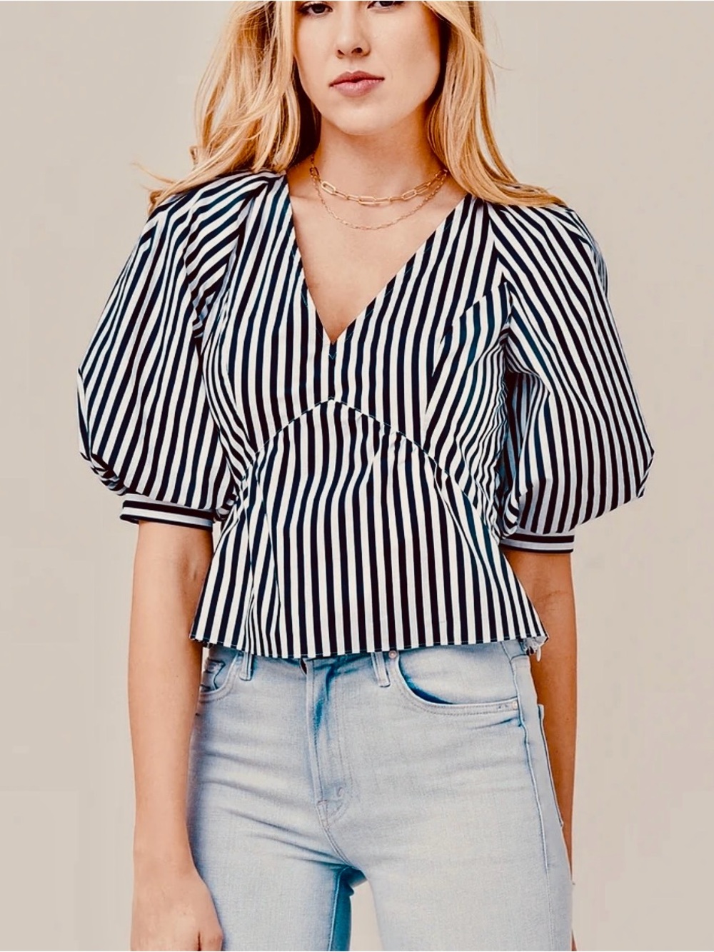 FRAME Women's V-Neck Puff Sleeve Top - Medium